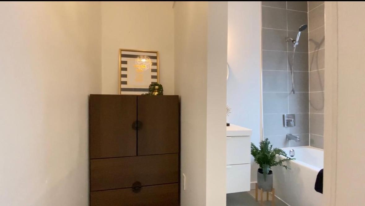 The Stays - Private Cozy 1 Bhr Apt On Main Floor 토론토 외부 사진